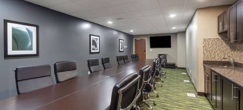 萨斯喀彻温堡贝斯特韦斯特优质套房酒店(Best Western Plus Fort Saskatchewan Inn  Suites)图片