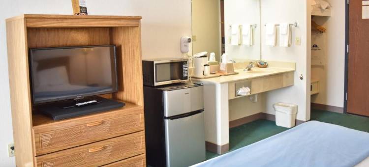 塔夸梅侬村美洲佳值酒店(Americas Best Value Inn Tahquamenon Country)图片