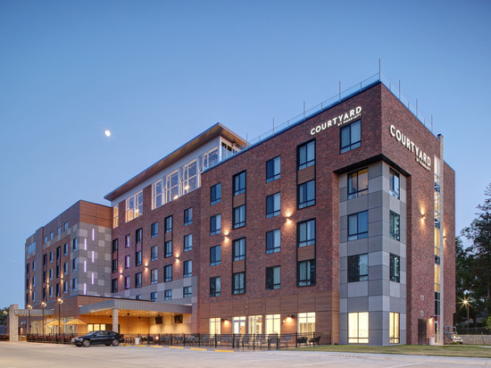 爱荷华州爱荷华城大学高地万怡酒店