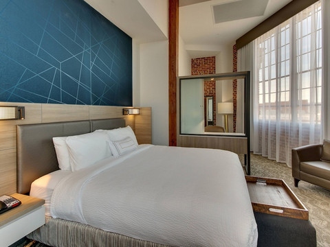 蒙哥马利市中心SpringHill Suites酒店