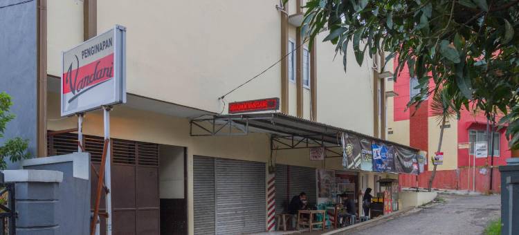 红多兹Plus酒店-近IPDN(RedDoorz Plus Near Ipdn)图片