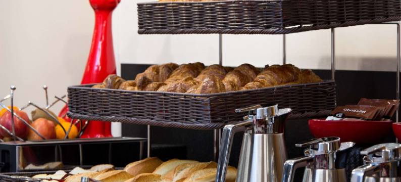 圣艾蒂安南 - Logis酒店 du Midi(Logis Hôtel du Midi - Saint Etienne Sud)图片