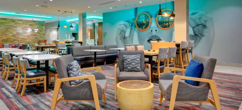 来柯维拉昆塔温德姆套房酒店(La Quinta Inn & Suites by Wyndham Lakeway)图片