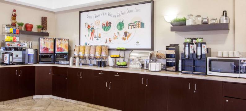 平彻溪华美达酒店(Ramada by Wyndham Pincher Creek)图片