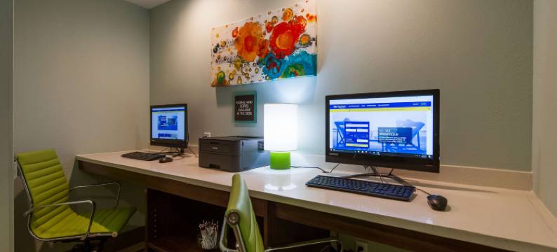 艾诺拉哈里斯堡贝斯特韦斯特优质套房酒店(Best Western Plus Harrisburg Mechanicsburg)图片