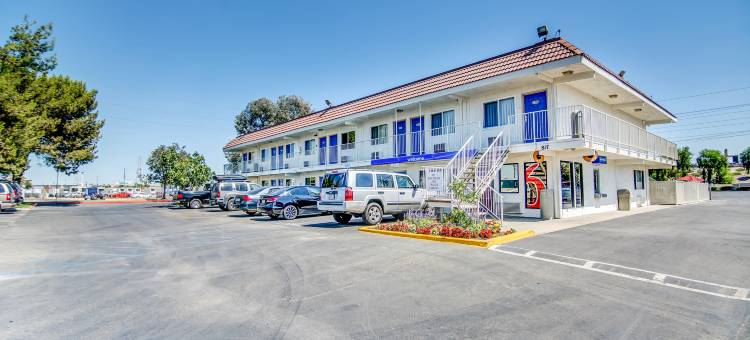 斯托克顿宪章路西6号汽车旅馆(Motel 6 Stockton, CA - Charter Way West)图片