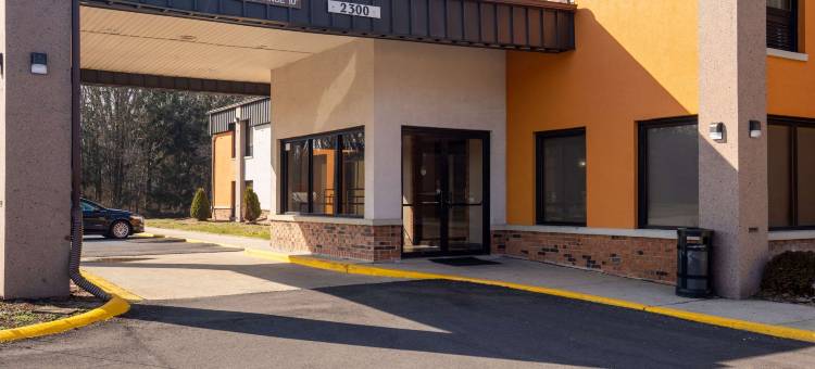 波蒂奇中央区的品质套房酒店(Quality Inn & Suites)图片