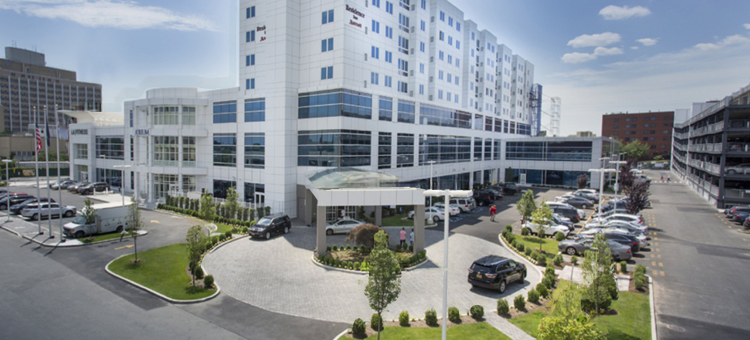 位于地铁中心中庭的纽约布朗克斯 Residence Inn 酒店(Residence Inn New York the Bronx at Metro Center Atrium)图片