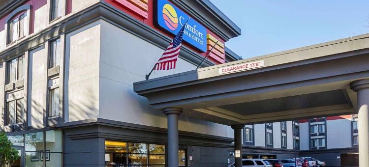 舒适酒店及套房-锡塔克机场(Comfort Inn & Suites Sea-Tac Airport)图片