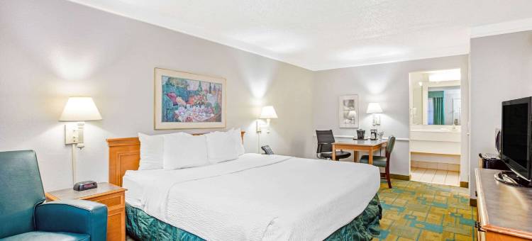 埃尔帕索切洛维斯塔拉昆塔温德姆酒店(La Quinta Inn by Wyndham El Paso Cielo Vista)图片