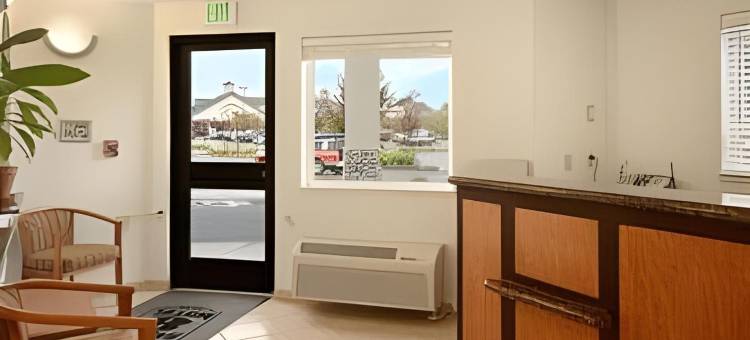 速8酒店-温德姆克洛弗代尔葡萄酒乡(Super 8 by Wyndham Cloverdale Wine Country)图片