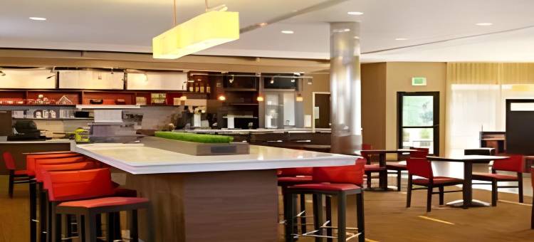 伯灵顿霍利山西阿姆顿万怡酒店(Courtyard Burlington Mt. Holly/Westampton)图片