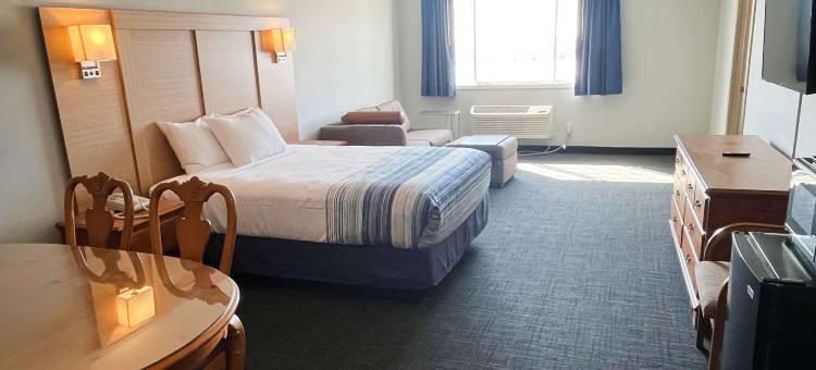 温德姆戴斯酒店及套房威廉斯堡IA北(Days Inn & Suites by Wyndham Williamsburg IA North)图片