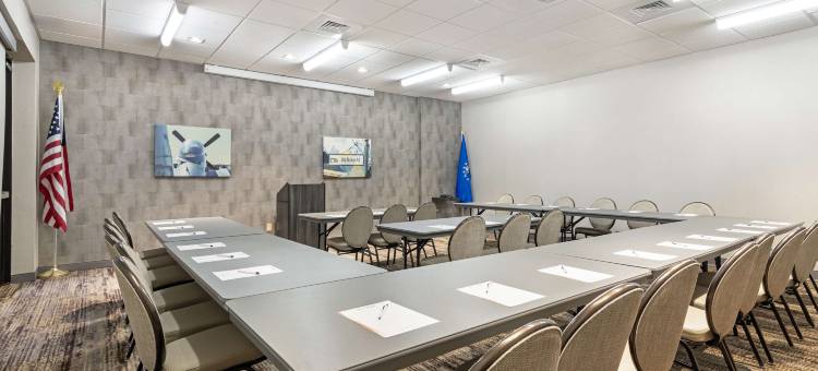 瓦瑞诺宾贝斯特韦斯特优质行政公寓(Best Western Plus Executive Residency Rigbys Water World Hotel)图片