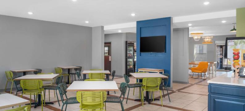 希尔顿迈诺特Spark酒店(Spark by Hilton Minot)图片