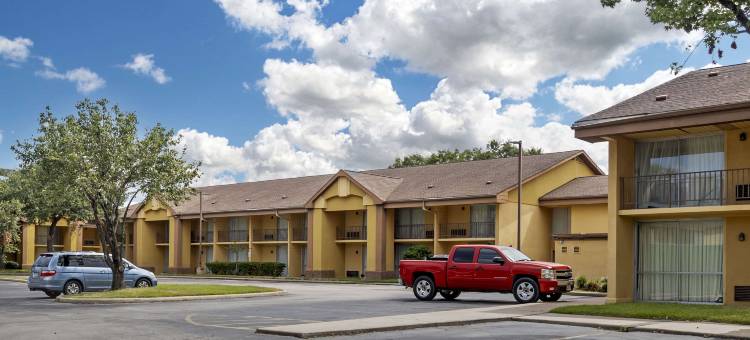 NRG公园医疗中心凯艺套房酒店(Quality Inn & Suites NRG Park - Medical Center)图片