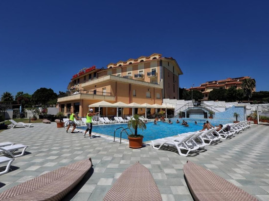 帕拉迪索大酒店