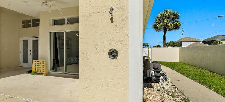 Luxury Courtyard Home w/ Heated Pool/Spa & In-law Suite, 2 Min Walk to Beach!图片