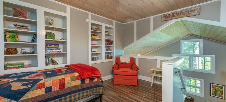 Sunset Mtn Lodge! Hot Tub+Fire Pit, Fireplace, Hiking, Private, Close to Town!图片