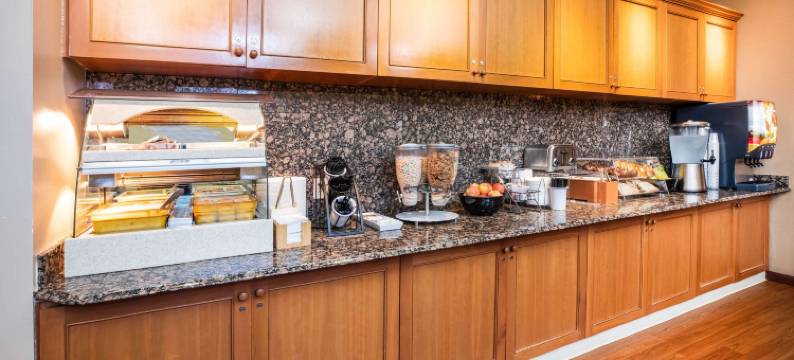 波特兰机场拉昆塔温德姆套房酒店(La Quinta Inn & Suites by Wyndham Portland Airport)图片