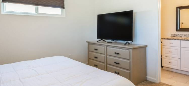 Entire Vacay Home "10 miles from Downtown" - 7 Beds 3 Rooms 2 Bath - Full Garage图片