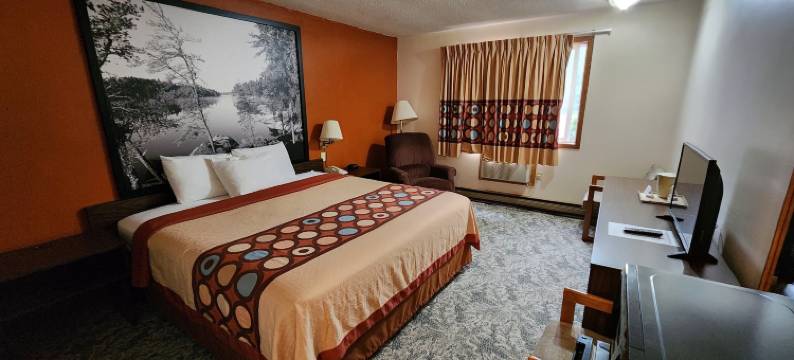 铁山酒店及套房(Super 8 by Wyndham Iron Mountain)图片