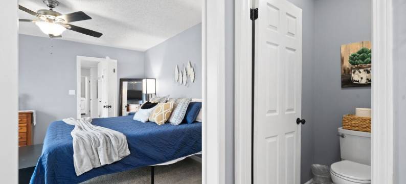 Private Entrance, Fenced Backyard and Large Kitchen - Charming Retreat图片