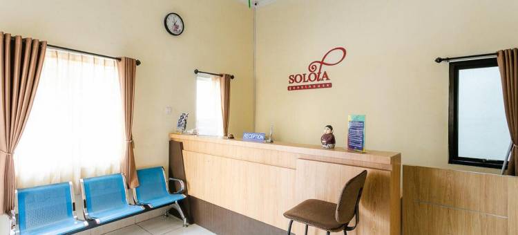 红多兹伊斯兰酒店-普沃萨里火车站附近(RedDoorz Syariah Near Purwosari Train Station)图片