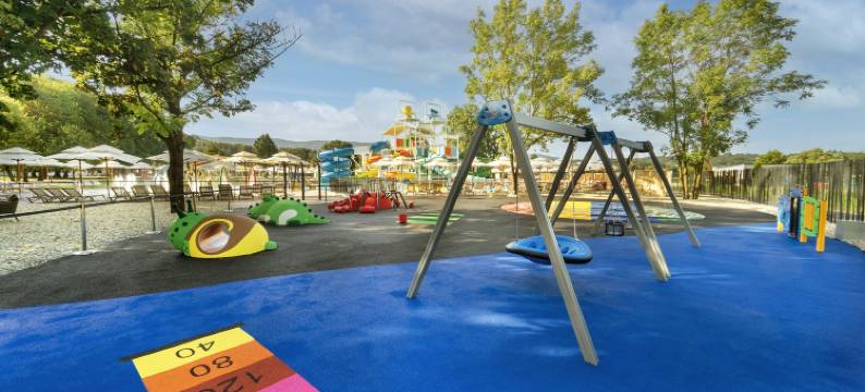 Mobile Homes Terme Jezercica 移动家居特尔梅耶泽尔西卡(Mobile Homes Terme Jezercica)图片