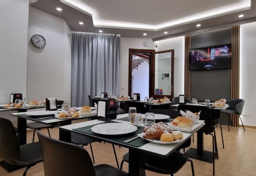 Room and Breakfast Aloe Hotel Overview