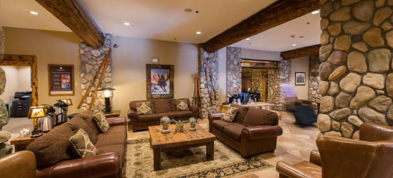 格兰德洛奇套房酒店(The Grand Lodge Hotel and Suites)图片