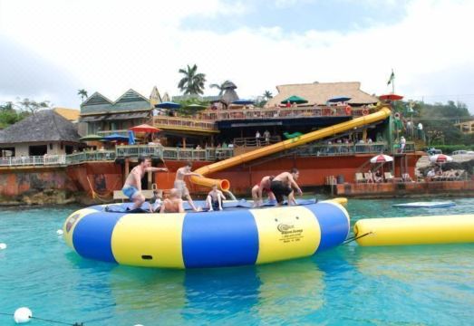 Nianna Coral Bay Deluxe Townhouse 1 Hotel Overview