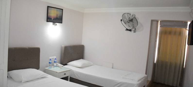 布尔汉尼耶梅尔克兹酒店(Burhaniye Merkez Otel)图片