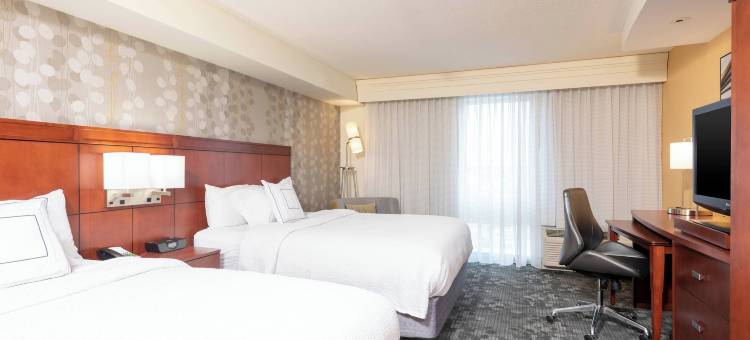 密尔沃基机场万怡酒店(Courtyard Milwaukee Airport)图片