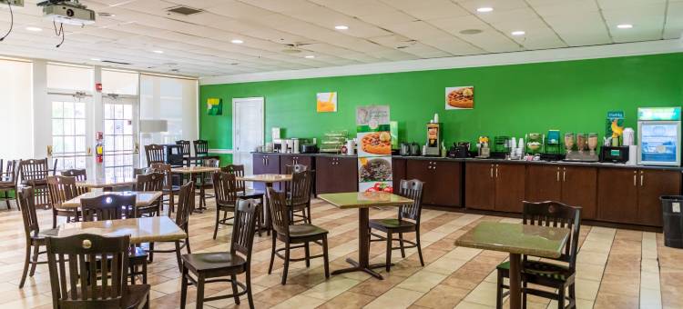 列治文山-萨凡纳I-95品质酒店(Quality Inn Richmond Hill - Savannah I-95)图片