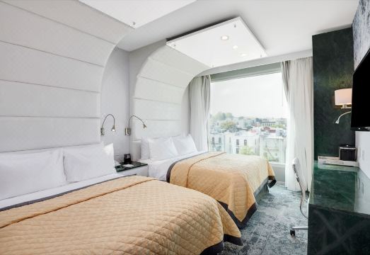 Wyndham Garden Brooklyn Sunset Park Hotel Overview