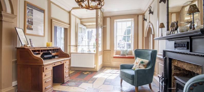 海沃思酒店(The Highworth Hotel)图片