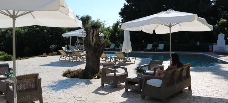 夏日美酒友谊度假村(Summer Nights Bed & Breakfast)图片