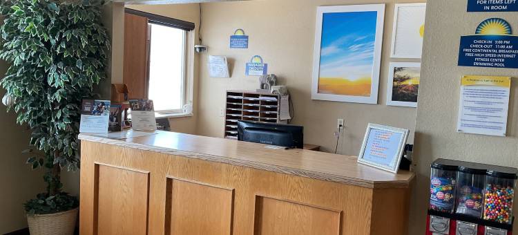 科罗拉多斯普林斯机场戴斯酒店(Days Inn by Wyndham Colorado Springs Airport)图片