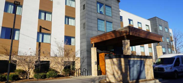 阿什维尔河艺术区乡村旅馆及套房 - 丽笙酒店集团(Country Inn & Suites by Radisson Asheville River Arts District)图片