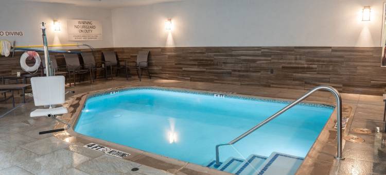 登顿万枫酒店及套房(Fairfield Inn & Suites Denton)图片