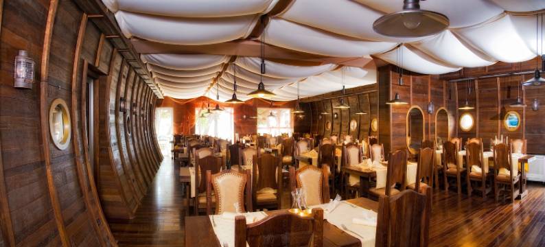 奥米斯广场酒店(Hotel Plaža)图片