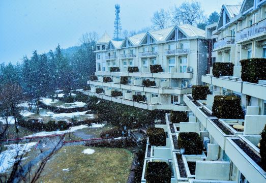 Pearl Continental Hotel, BhurbanHotel Overview