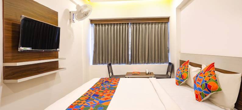 FabHotel Royal N Comforts图片