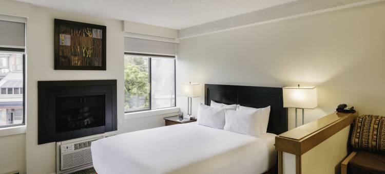 惠斯勒山边行政酒店(Mountain Side Hotel Whistler by Executive)图片