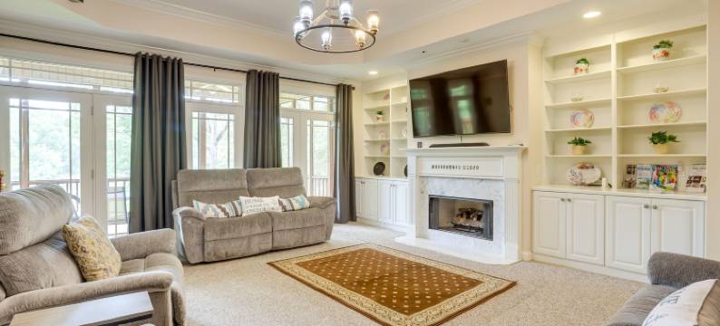 阳光克萨河度假屋，带船坞及滑槽！(Sunny Coosa River Hideaway w/ Boat Dock & Slip!)图片