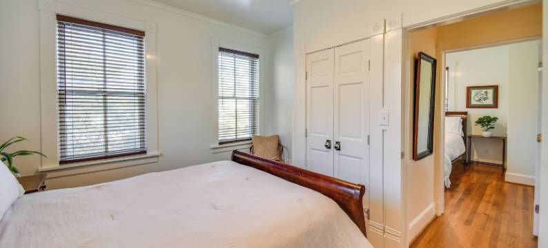 明亮的格洛斯特豪斯，带私人阳台！(Radiant Gloucester House w/ Private Porch!)图片