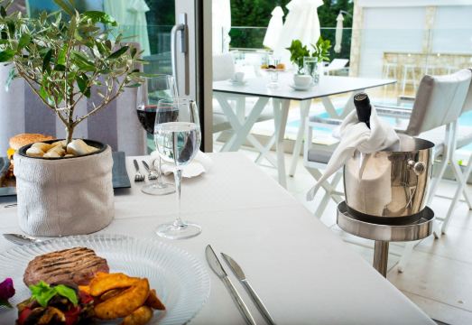 Calma Hotel & SpaHotel Overview