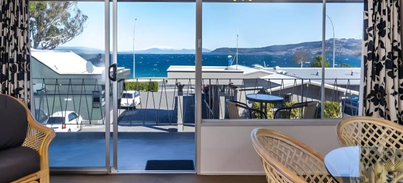 双峰湖滨酒店(Twin Peaks Lakeside Inn)图片