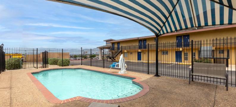 纽布朗费尔斯Travelodge by Wyndham酒店(Travelodge by Wyndham New Braunfels)图片